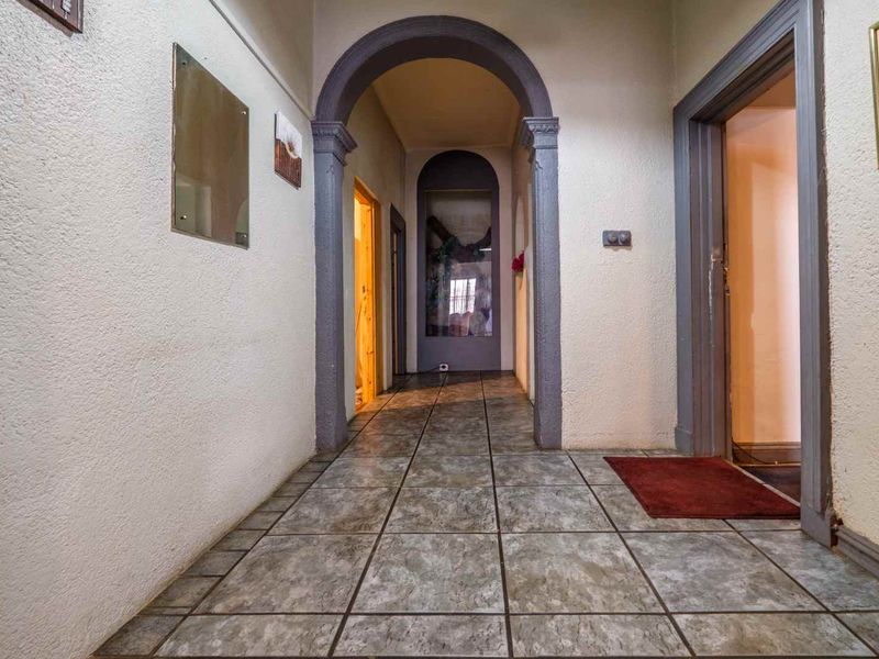 Rental investment property - 13 room compound for sale in Rosettenville - Photo 7