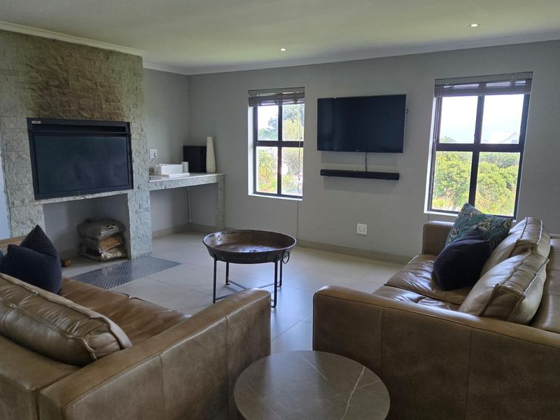 Luxury Living by the Sea - Photo 9