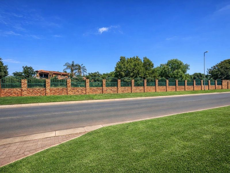 Prime Redevelopment Opportunity in Brentwood, Kempton Park - Photo 4