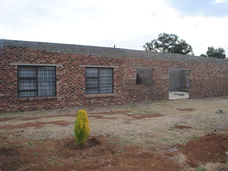 Incomplete Double storey up for sale - Photo 2