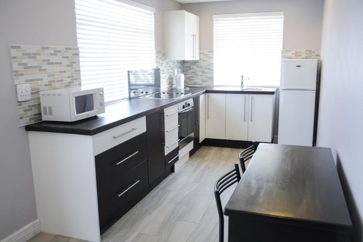 GUESTHOUSE FOR SALE - Photo 5