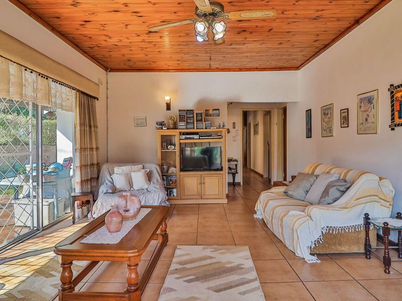 Spacious Family Home in Hayfields - Photo 7