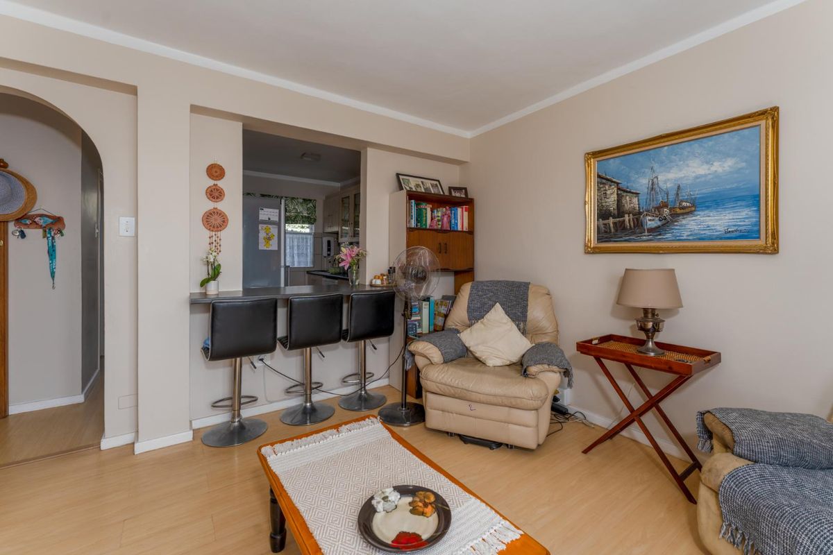 Apartment in Simons Town - Photo 2