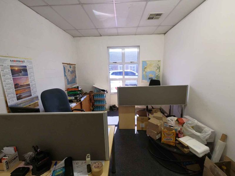 Warehouse with offices For Sale - Milnerton - Montague Gardens - Photo 6