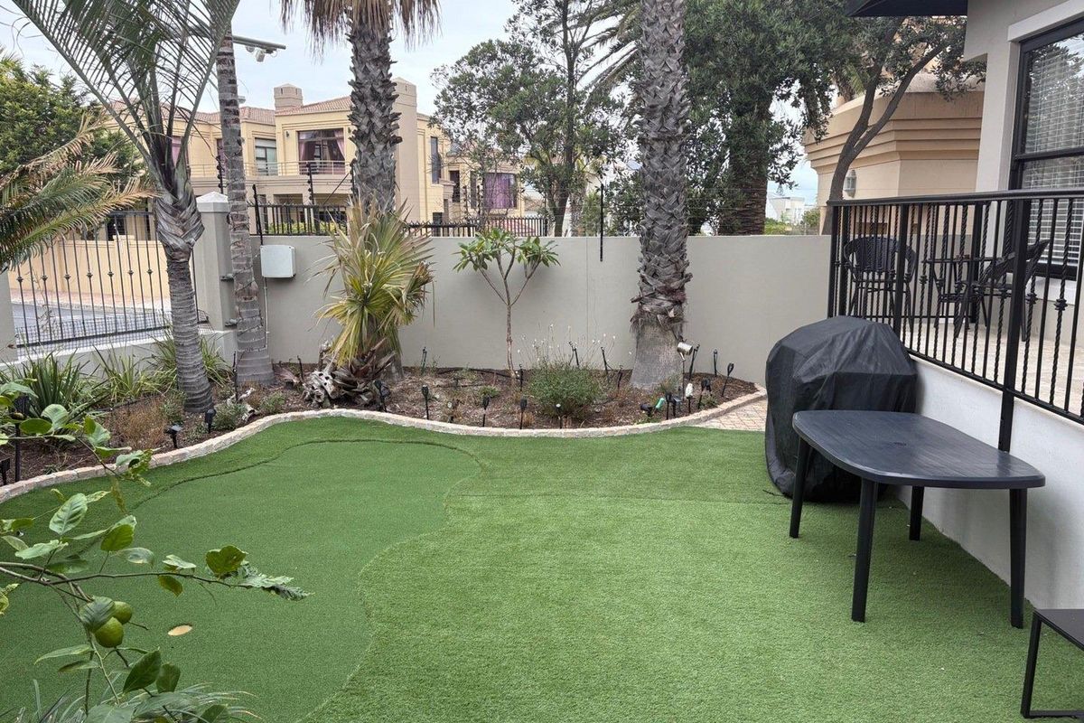 Furnished Studio in West Beach - Photo 3