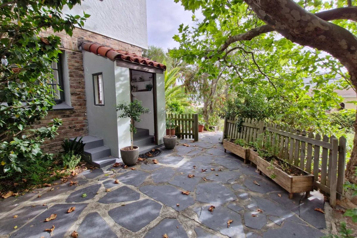 Spacious Garden Sanctuary with Winter Sun | Fully Serviced Clovelly Retreat - Photo 4