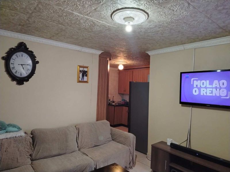 Beautiful and Neat 3 bedroom in Lotus Gardens - Photo 8