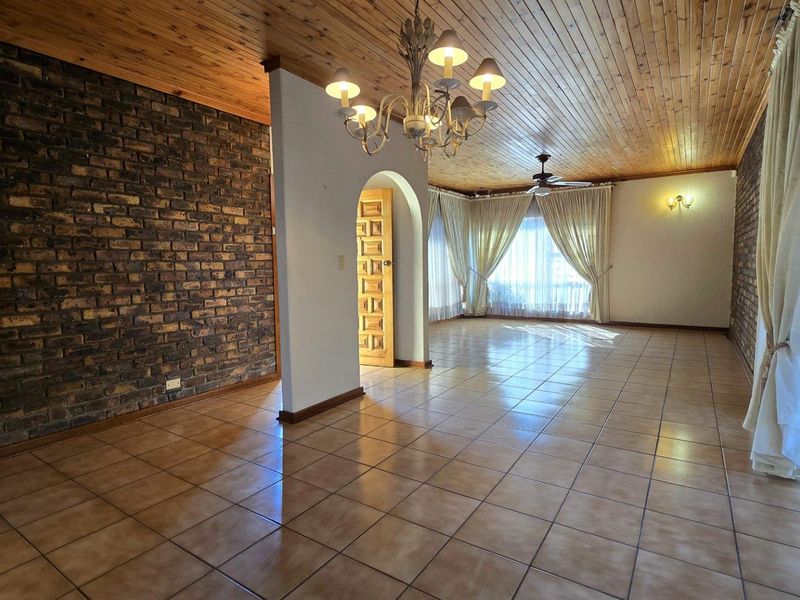 2 Bedroom Townhouse for sale in Brackenhurst - Photo 2