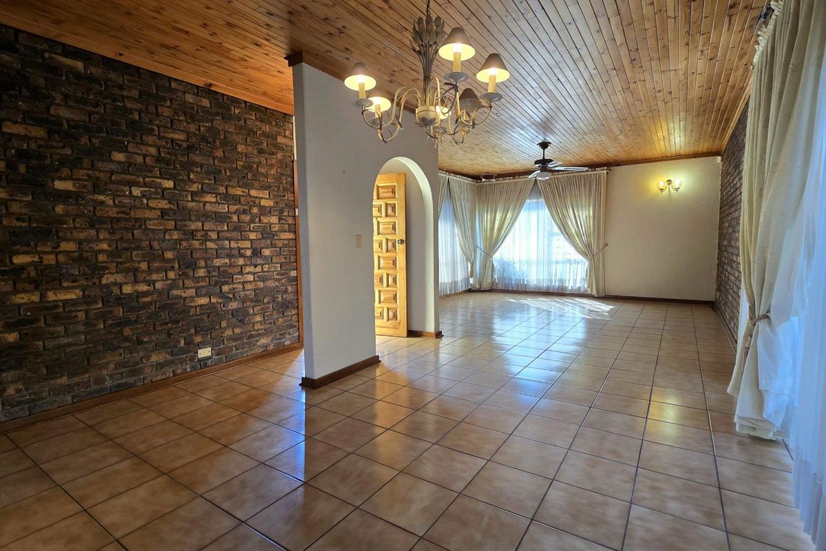 2 Bedroom Townhouse for sale in Brackenhurst - Photo 2