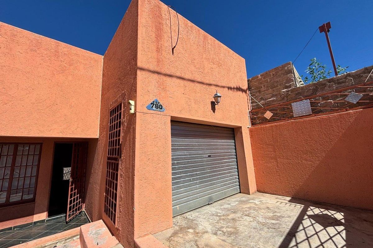 Windhoek Rocky Crest: 3 Bedroom house is For Sale - Photo 4