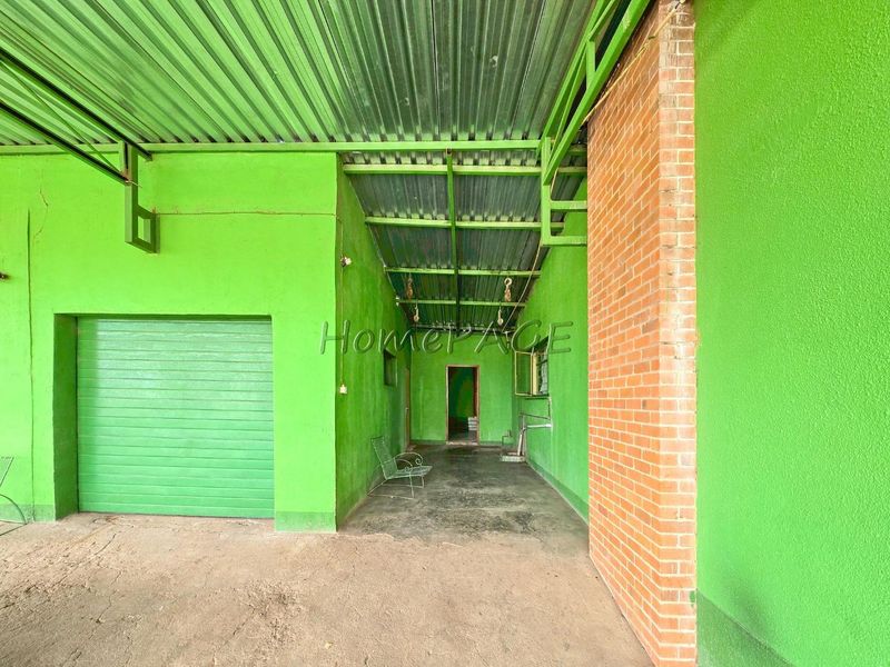 Outjo:  Large and Secure Home for Sale - Photo 4