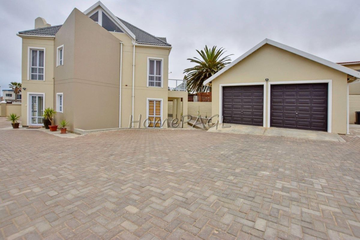 Ext 8 (Border with Hage Heights), Swakopmund: Quaint Cottage Style Home is for Sale - Photo 2