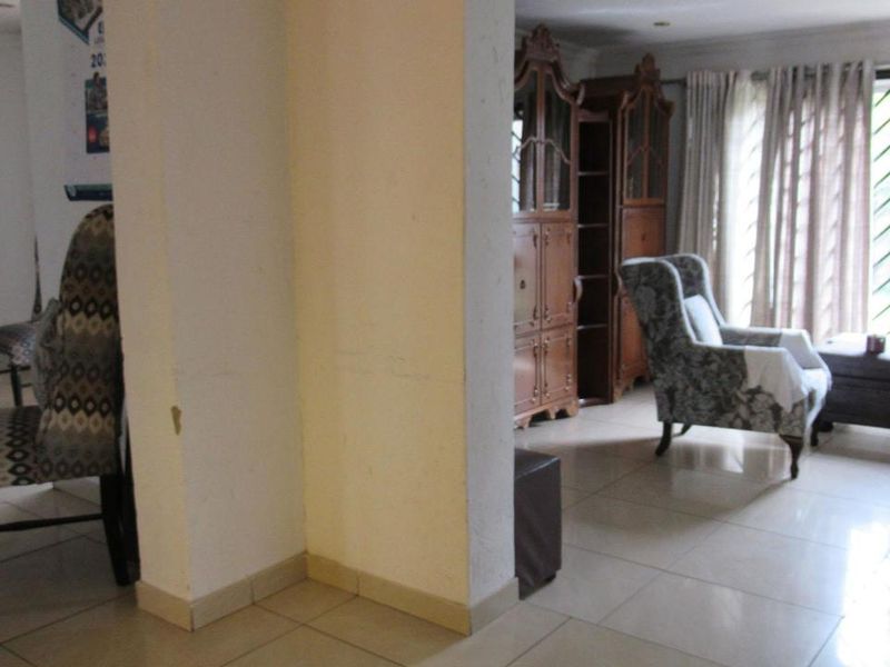 3 Bedroom House for sale in Mondeor - Photo 10