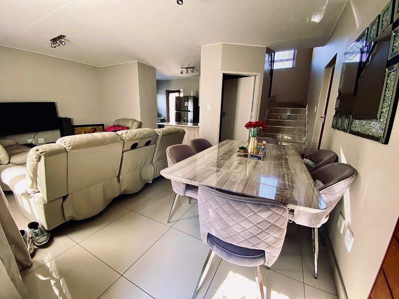 The Perfect Money Can Buy Townhouse - Photo 6