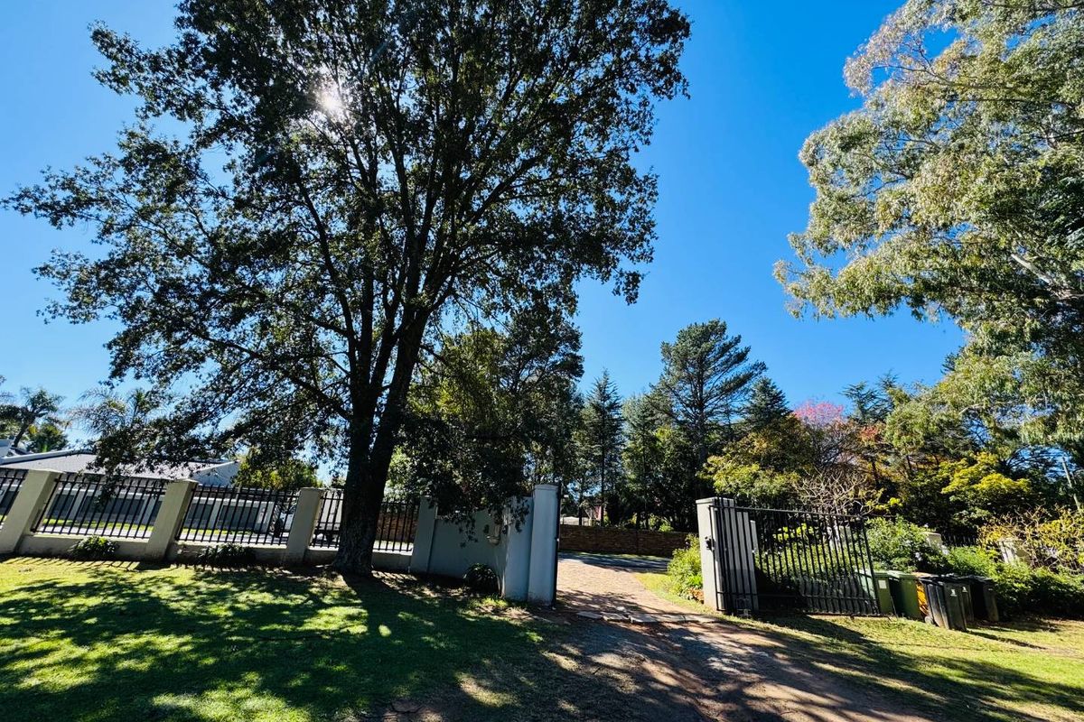 GRAND ESTATE FOR SALE IN FAIRLEAD - Photo 3