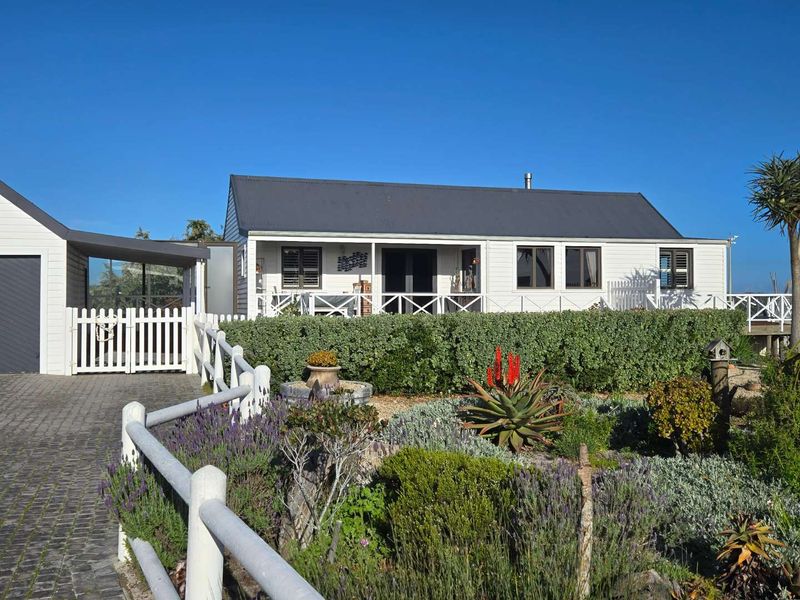 **Charming Home in a Private Nature Reserve with Stunning Views** - Photo 2