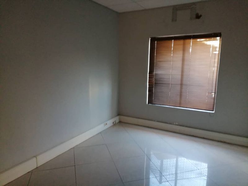 Office For Sale in Windhoek West - Photo 5