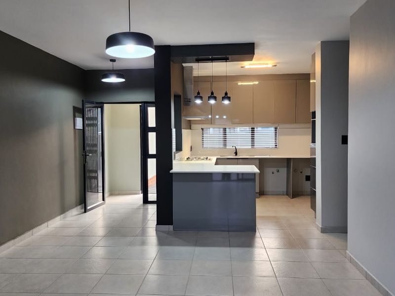 Catch it if you can ! – Stunning 3-Bedroom Townhouse to rent in Waterval East, Rustenburg - Photo 5