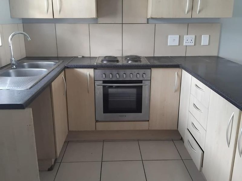 2 Bedroom Apartment To Rent in Vorna Valley - Photo 4