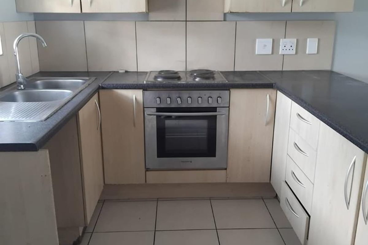 2 Bedroom Apartment To Rent in Vorna Valley - Photo 4