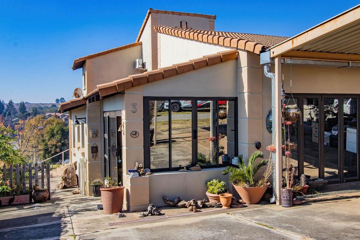 Luxurious 4 Bedroom Riverfront Home in Secure Estate on the Vaal River - Photo 5