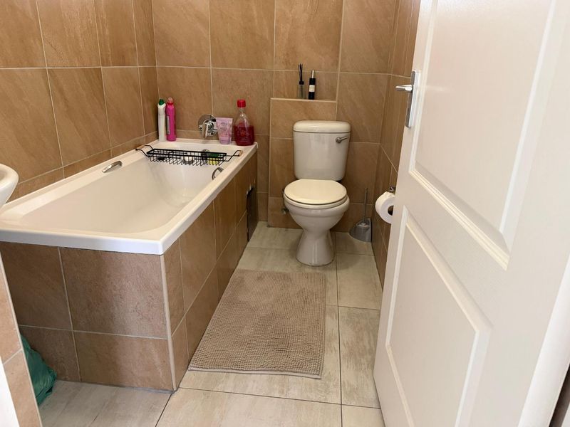 Spacious 2 Bedroom to Rent in Glenwood. - Photo 7