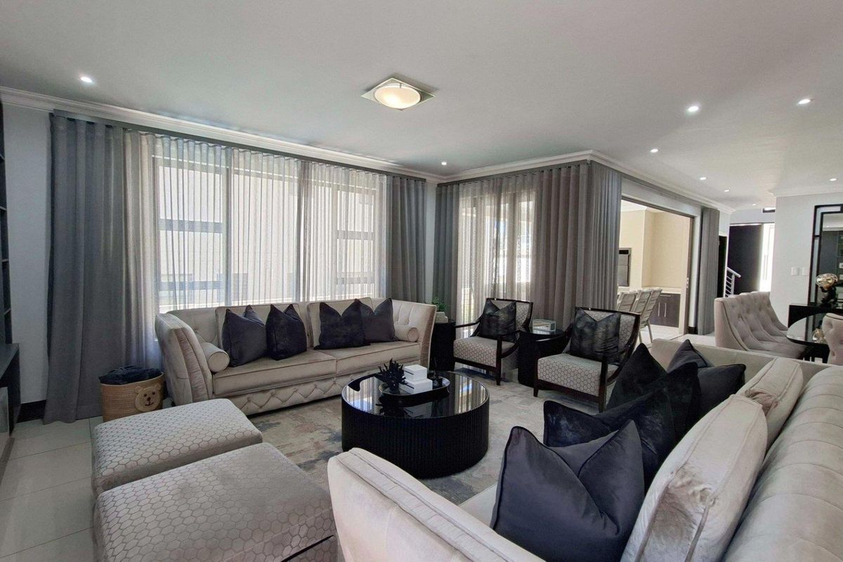 Gorgeous 4 bedroom, 3.5 bathroom Cluster available in Edenburg, Sandton - Photo 5