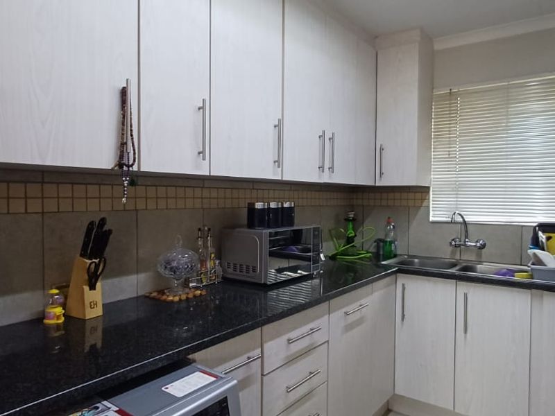 STUNNING RENOVATED UNIT - Photo 9