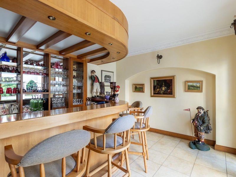 Elegant 4 Bedroom Family Home for Sale in Dainfern Golf Estate - Photo 10