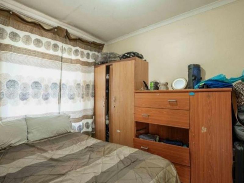 2-Bedroom Home with Unique Rondavel - Photo 8