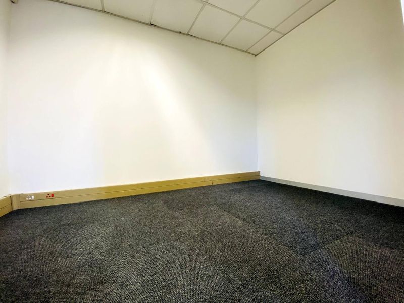 Spacious Commercial Office To Let  in Fourways – Waterford Office Park, Fourways - Photo 10