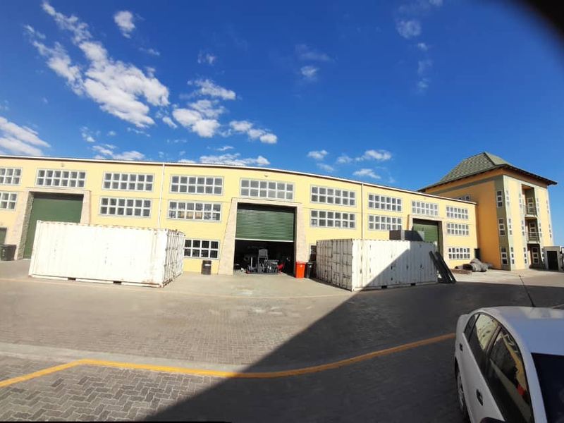 Warehouse with offices in Town - Photo 9