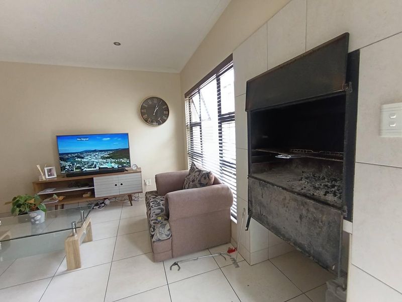 8x TOWNHOUSES FOR SALE IN UNION COURT - WALVISBAY - Photo 7