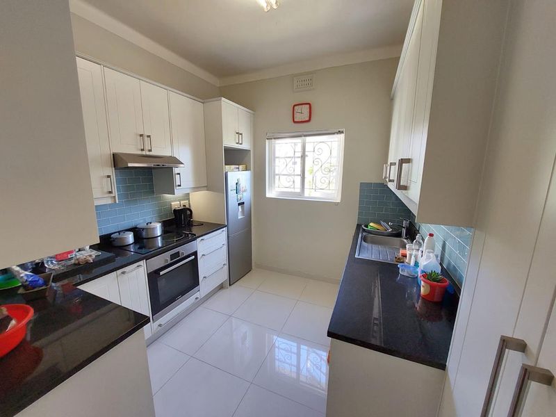 Spacious unfurnished 2-bedroom apartment To Let in Mowbray - Photo 5