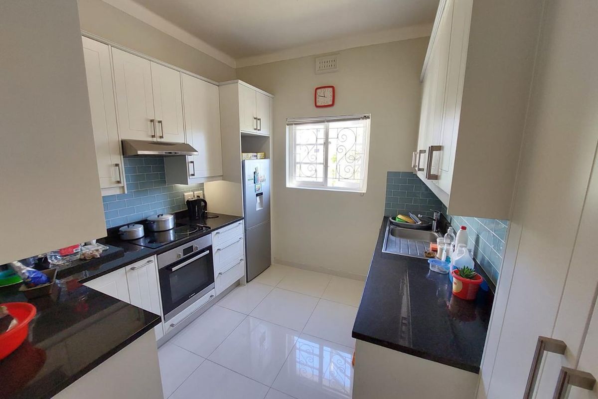 Spacious unfurnished 2-bedroom apartment To Let in Mowbray - Photo 5