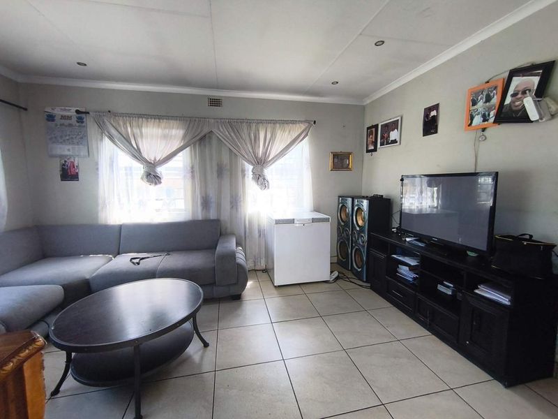 3 Bedroom House for Sale in Alberton - Photo 9