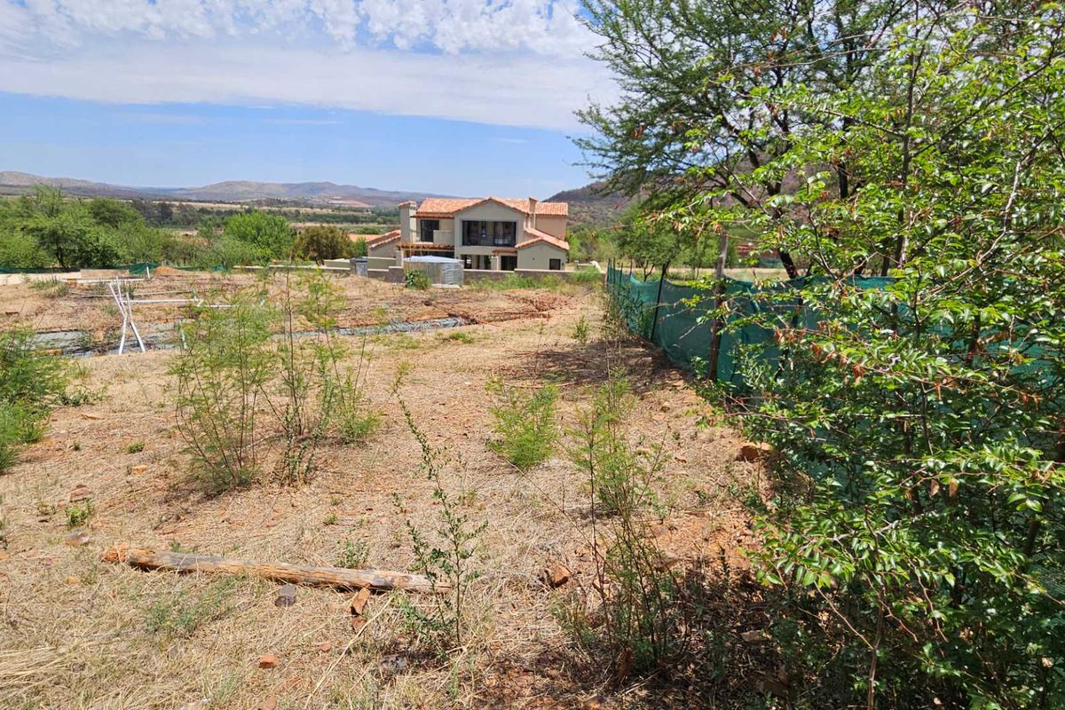 1117sqm Vacant Stand with Approved Plans In Estate d Afrique - Photo 3