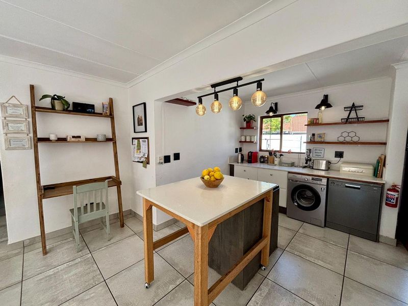 Exquisite, stylish townhouse to rent in Die WIlgers - Photo 7