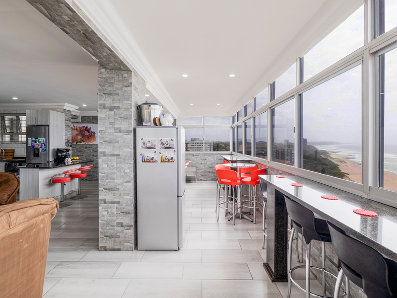 Breath taking views and on the beach - Photo 4