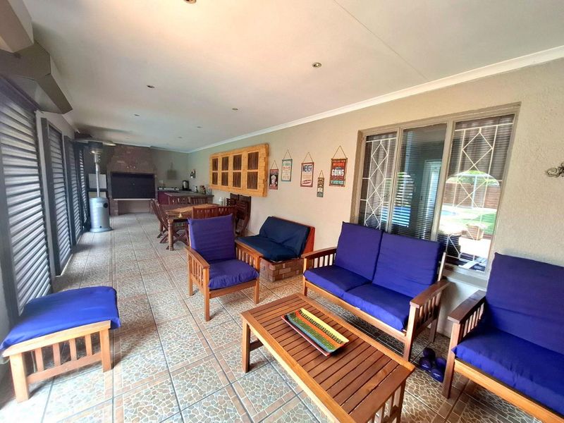 Multi Generational Family Home - Photo 8