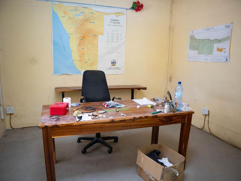 House or business property - Photo 3