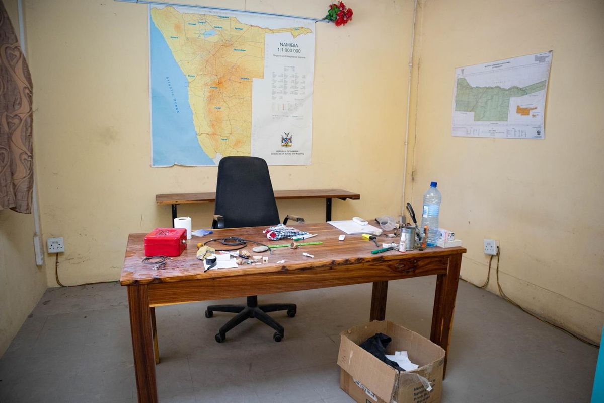 House or business property - Photo 3