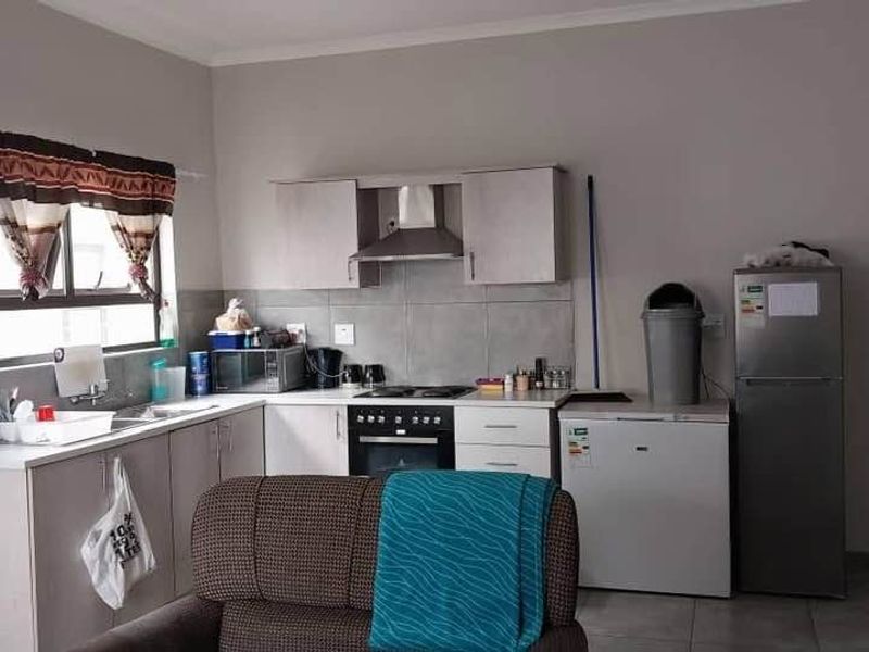 Osona Village Home: Cozy Living at N$660K! - Photo 2