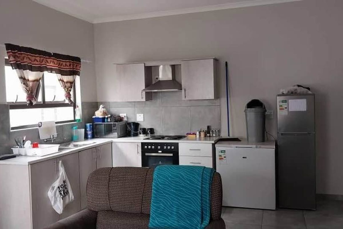 Osona Village Home: Cozy Living at N$660K! - Photo 2