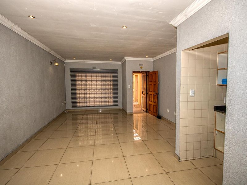 3 Bedroom Brackendowns Family Home, move-in ready! - Photo 6