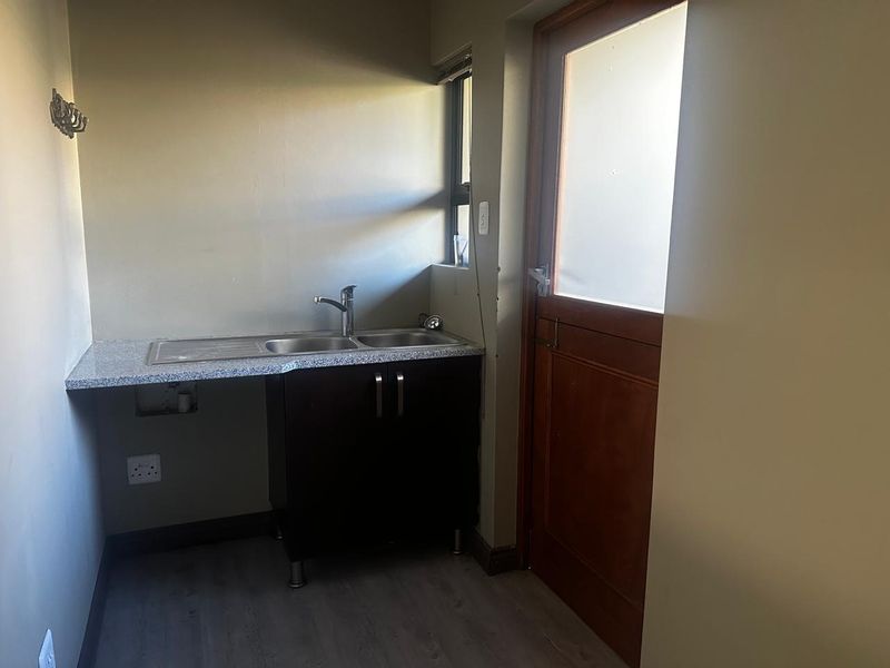 Townhouse in Woodlands - Where Everyone Wants to Live - Photo 5