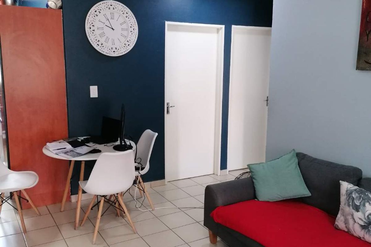 2 Bed, 1 Bath Apartment to rent - Photo 4