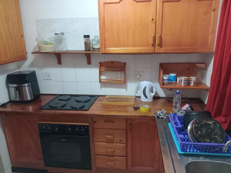 Experience comfortable, modern living in this well-appointed 2-bedroom duplex, designed to offer both convenience and style across a practical layout. - Photo 4