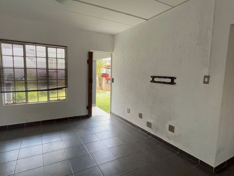3 Bedroom Apartment Flat for Sale in East Rand Mall Boksburg - Photo 2