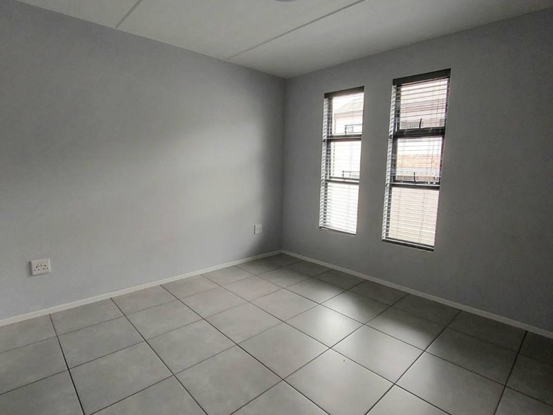 Be The Proud Owner Of This Ground Floor Unit! - Photo 9